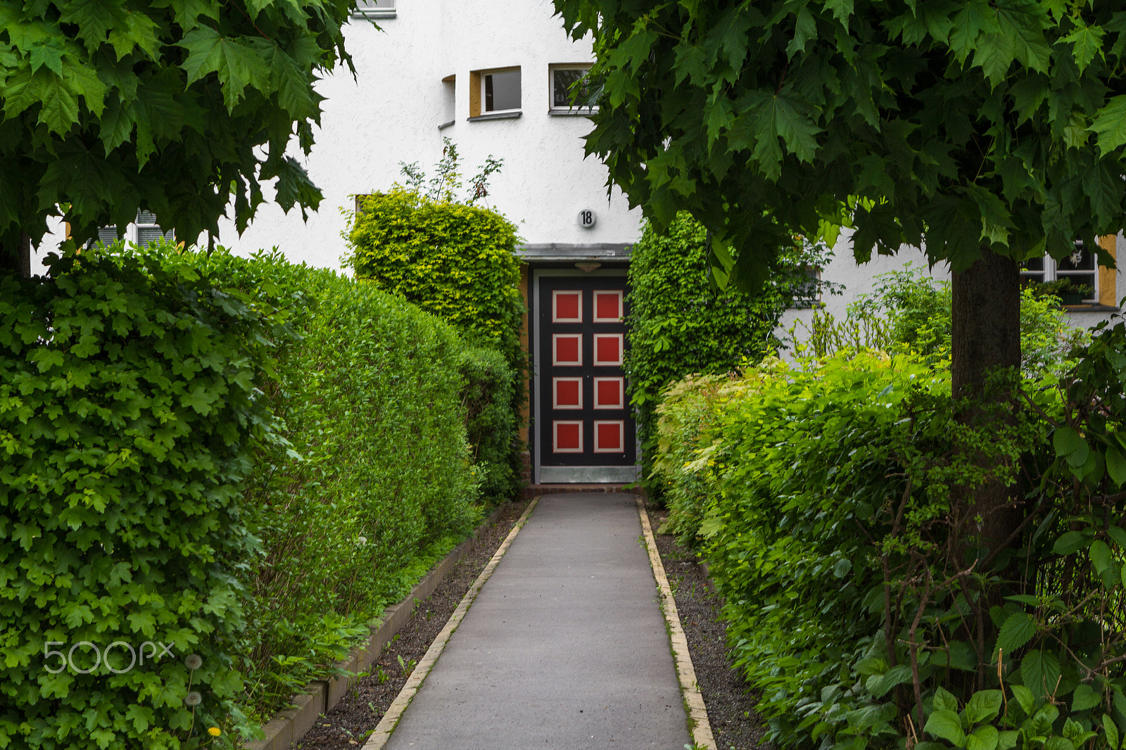 Canon EOS 60D + Canon EF 24-70mm F2.8L USM sample photo. Hufeisensiedlung, a modern housing world heritage photography