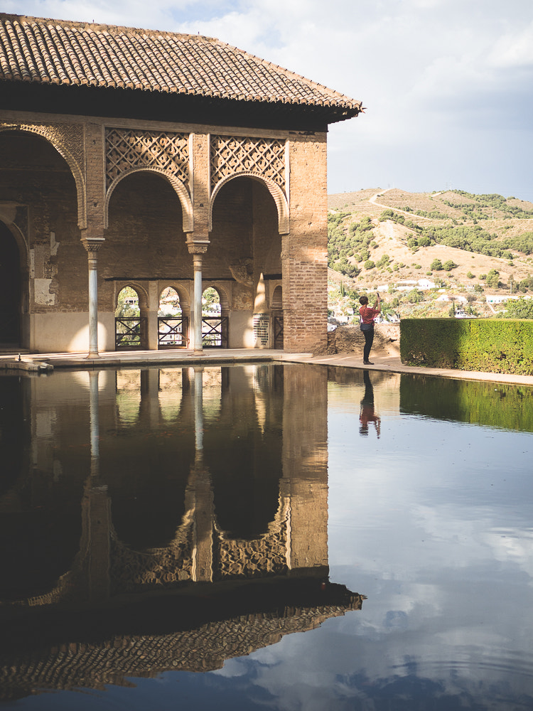 Olympus OM-D E-M10 + LUMIX G 25/F1.7 sample photo. Granada, 2016. photography