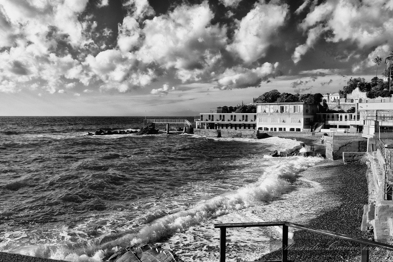 Canon EF-S 18-55mm F3.5-5.6 IS sample photo. Beach in genoa photography