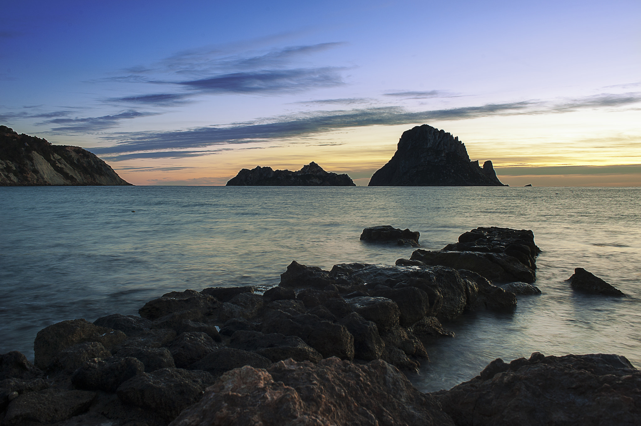 Nikon AF Nikkor 28mm F2.8D sample photo. Cala d'hort #01 photography