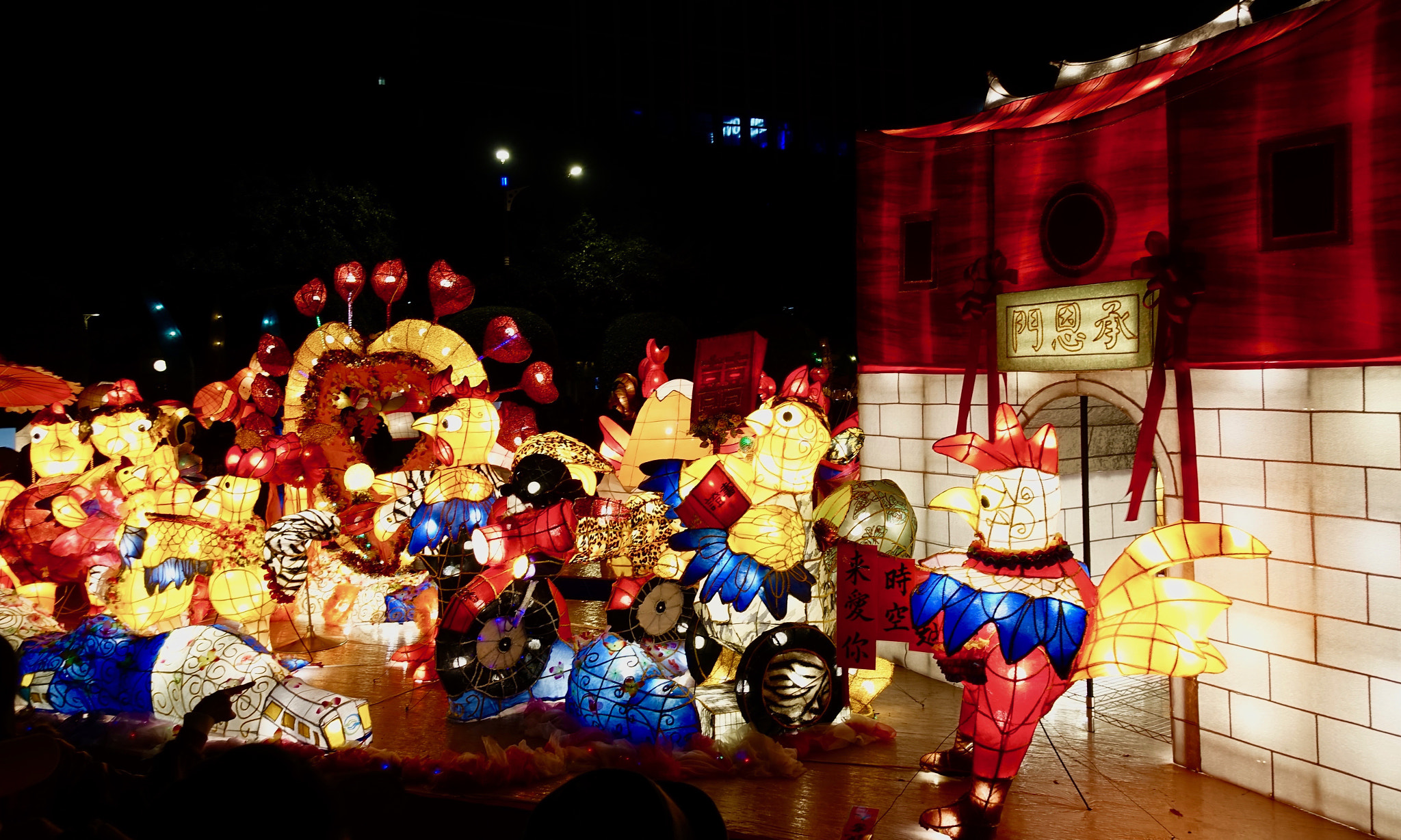 Sony DSC-RX100M5 + Sony 24-70mm F1.8-2.8 sample photo. Demonstrators at taipei city gate photography