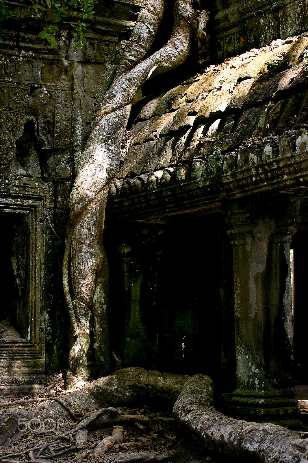 Pentax K100D sample photo. Ankor ta phrom photography