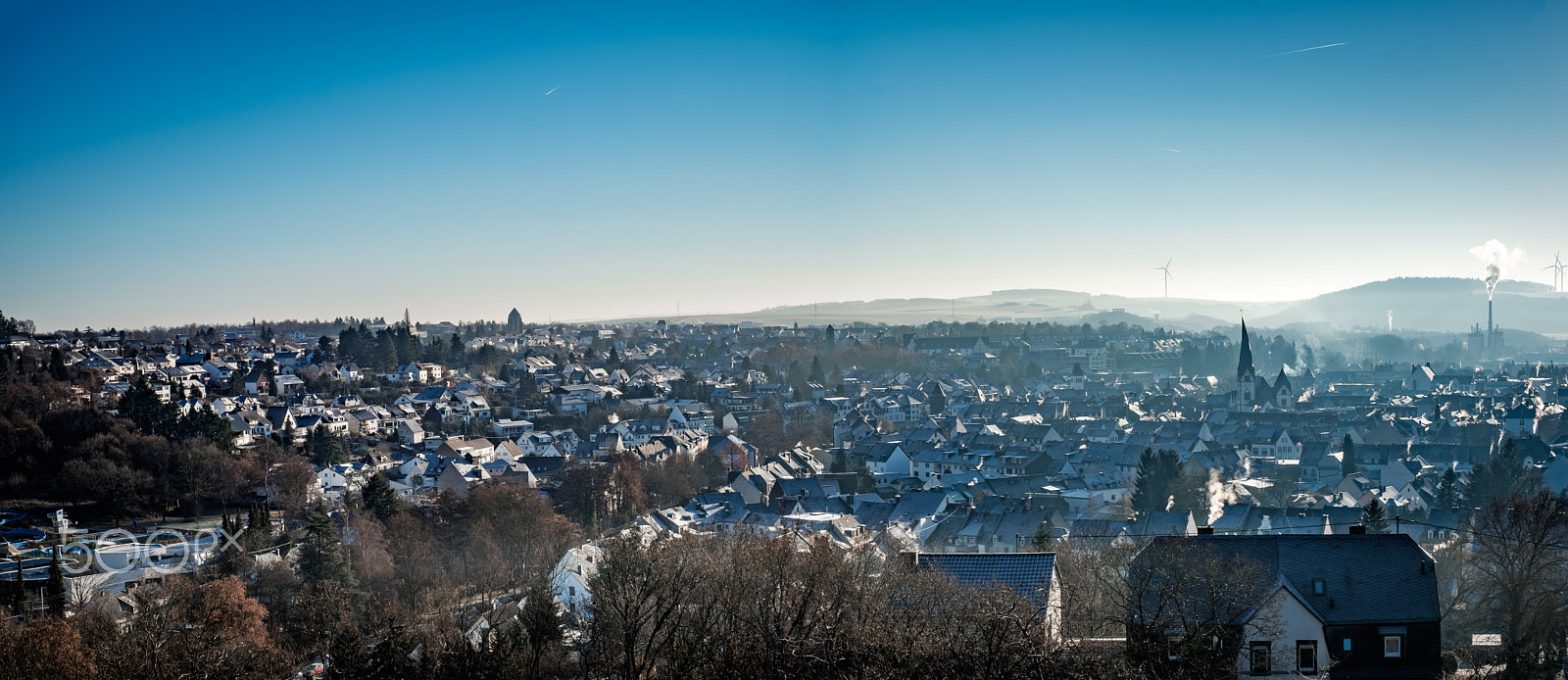 Fujifilm X-E2S + Fujifilm XF 35mm F1.4 R sample photo. Mayen im panorama photography