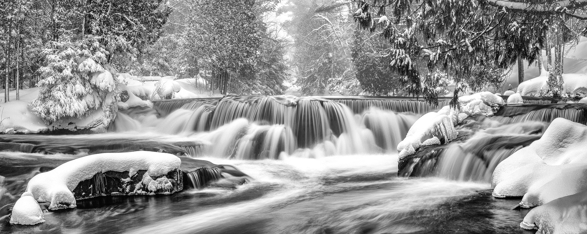 Canon EOS 70D + Sigma 35mm F1.4 DG HSM Art sample photo. A bond falls winter photography