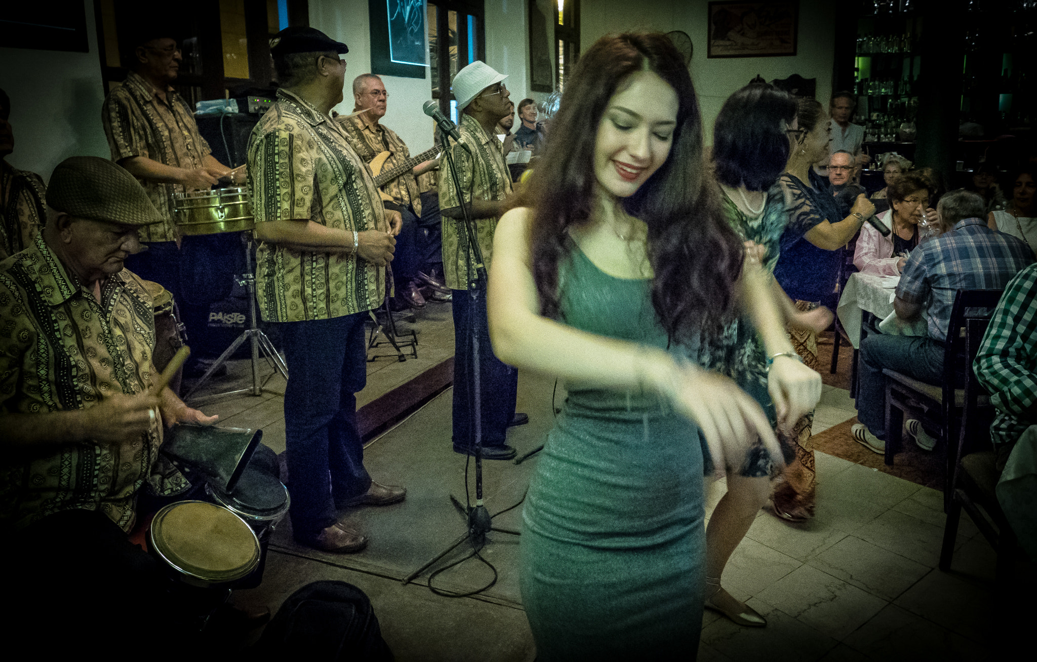 Olympus M.Zuiko Digital ED 7-14mm F2.8 PRO sample photo. Nights of cuba photography