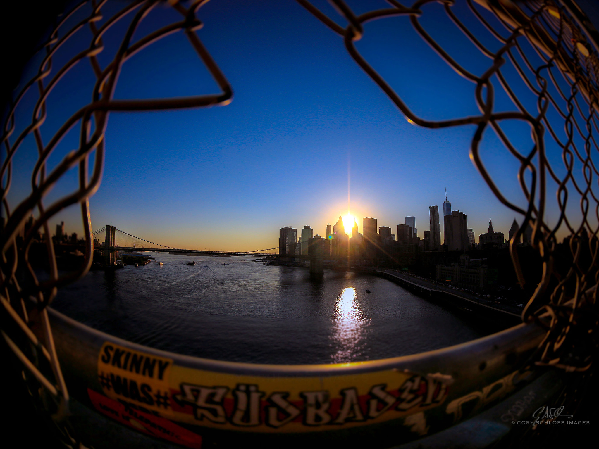 Canon EF 8-15mm F4L Fisheye USM sample photo. Hole in the fence photography