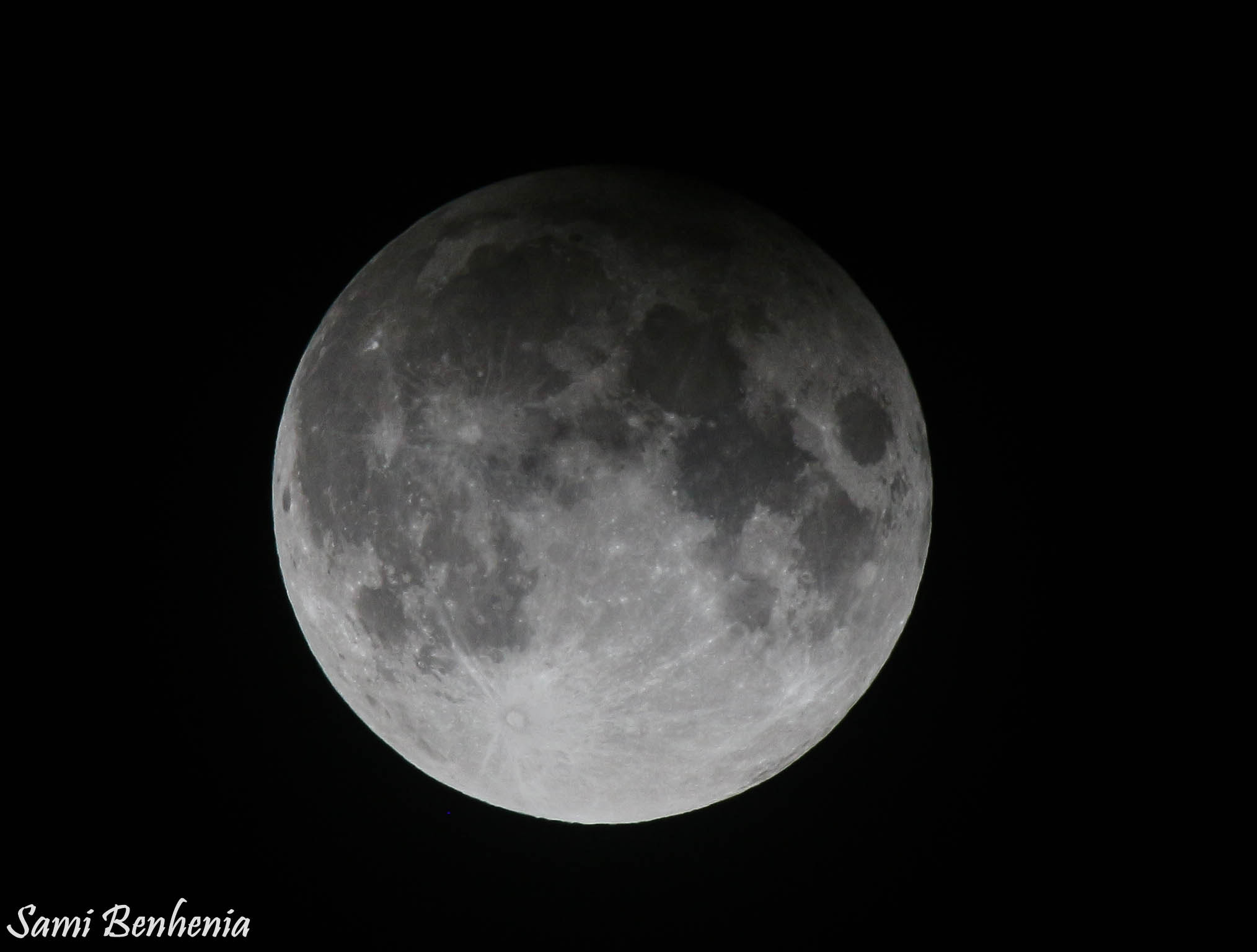 Canon EOS 100D (EOS Rebel SL1 / EOS Kiss X7) + Sigma 50-500mm f/4-6.3 APO HSM EX sample photo. Eclipse penumbral lunar photography