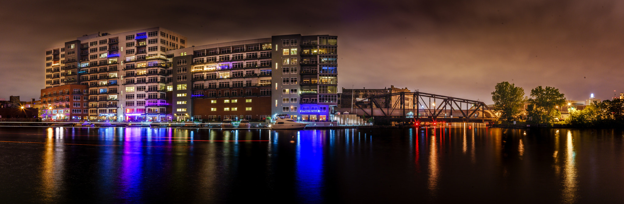 Sony FE 28mm F2 sample photo. Late night photography