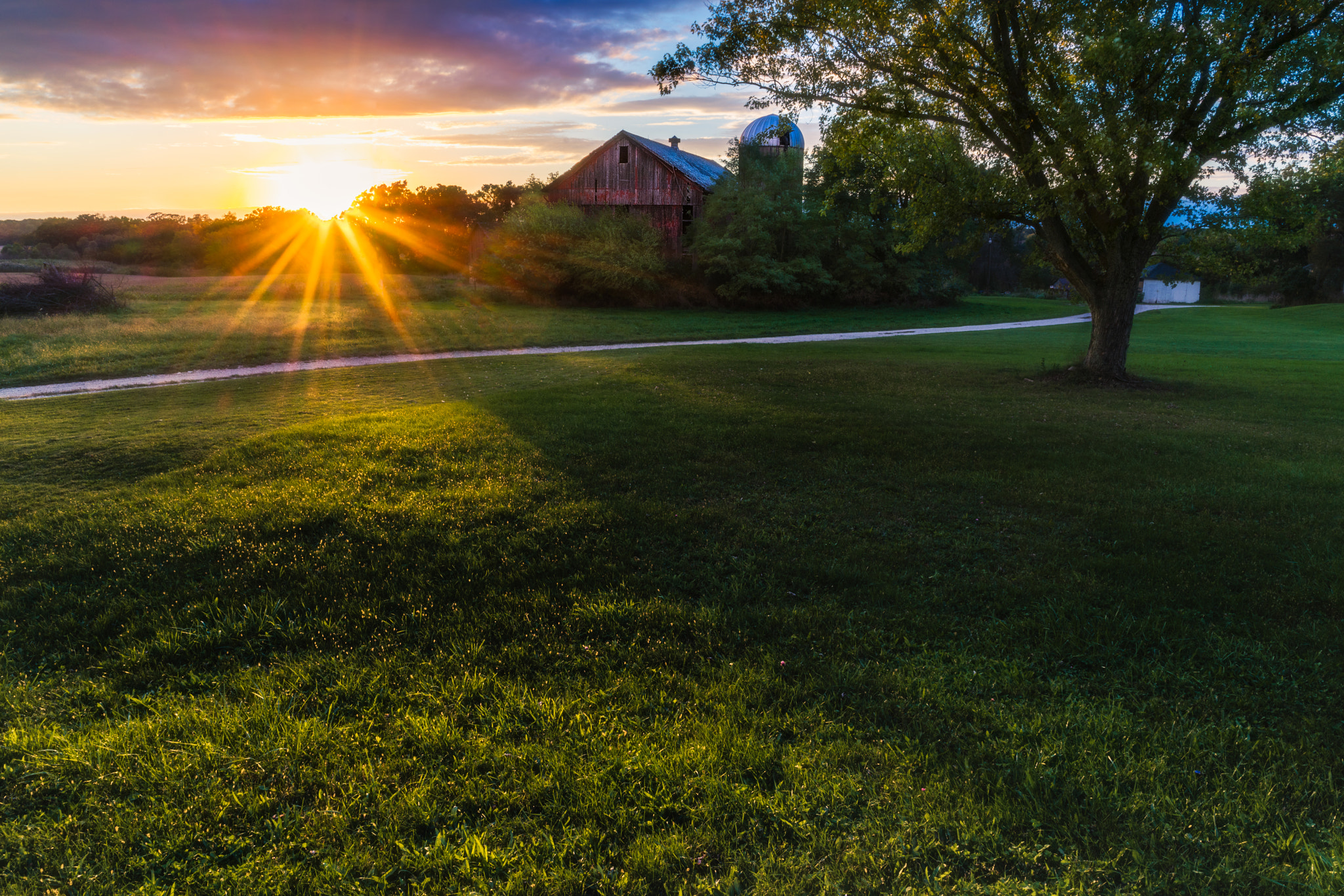 Sony FE 28mm F2 sample photo. Setting sun photography