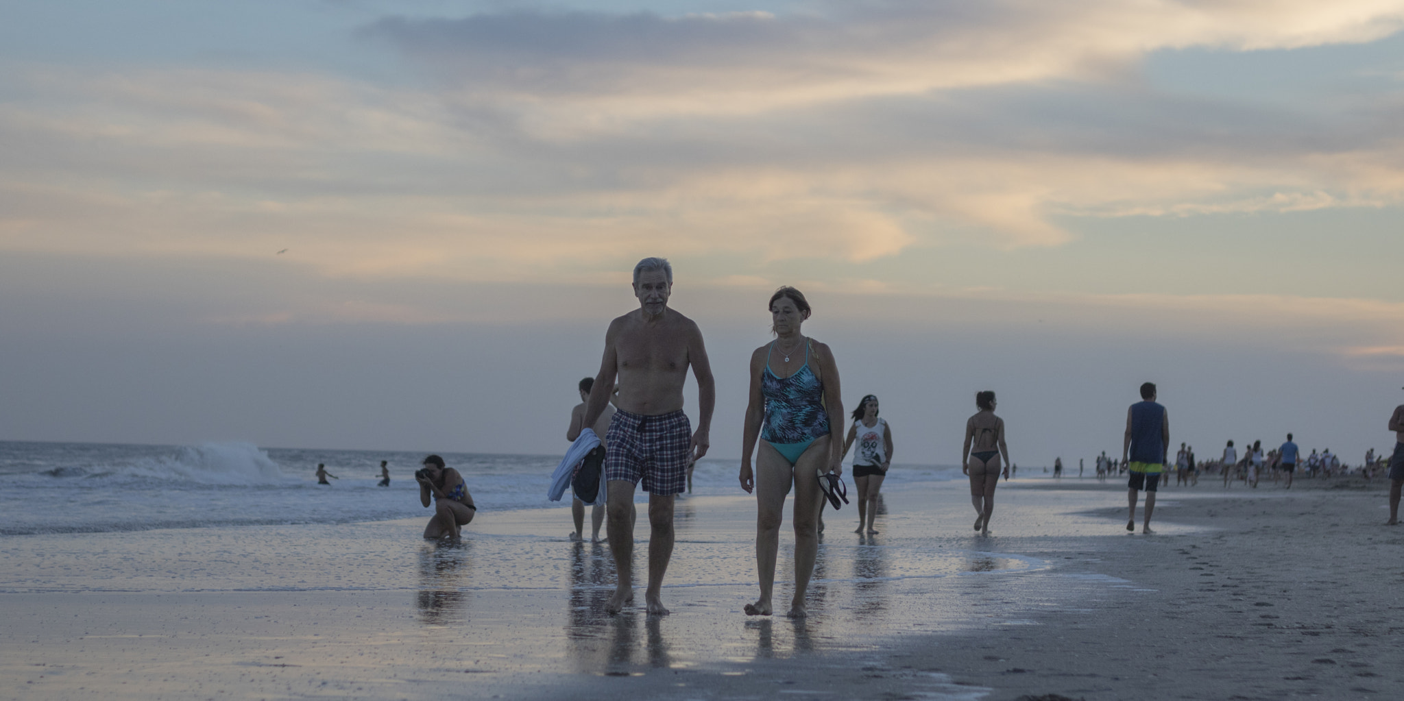 Canon EOS 750D (EOS Rebel T6i / EOS Kiss X8i) sample photo. Beach walk photography