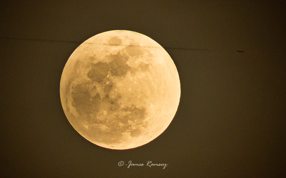 Canon EF 75-300mm f/4-5.6 USM sample photo. Moon shot photography