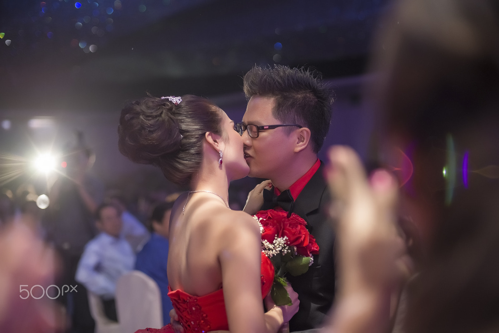 Nikon D600 + Nikon AF Nikkor 50mm F1.4D sample photo. Wedding kiss photography