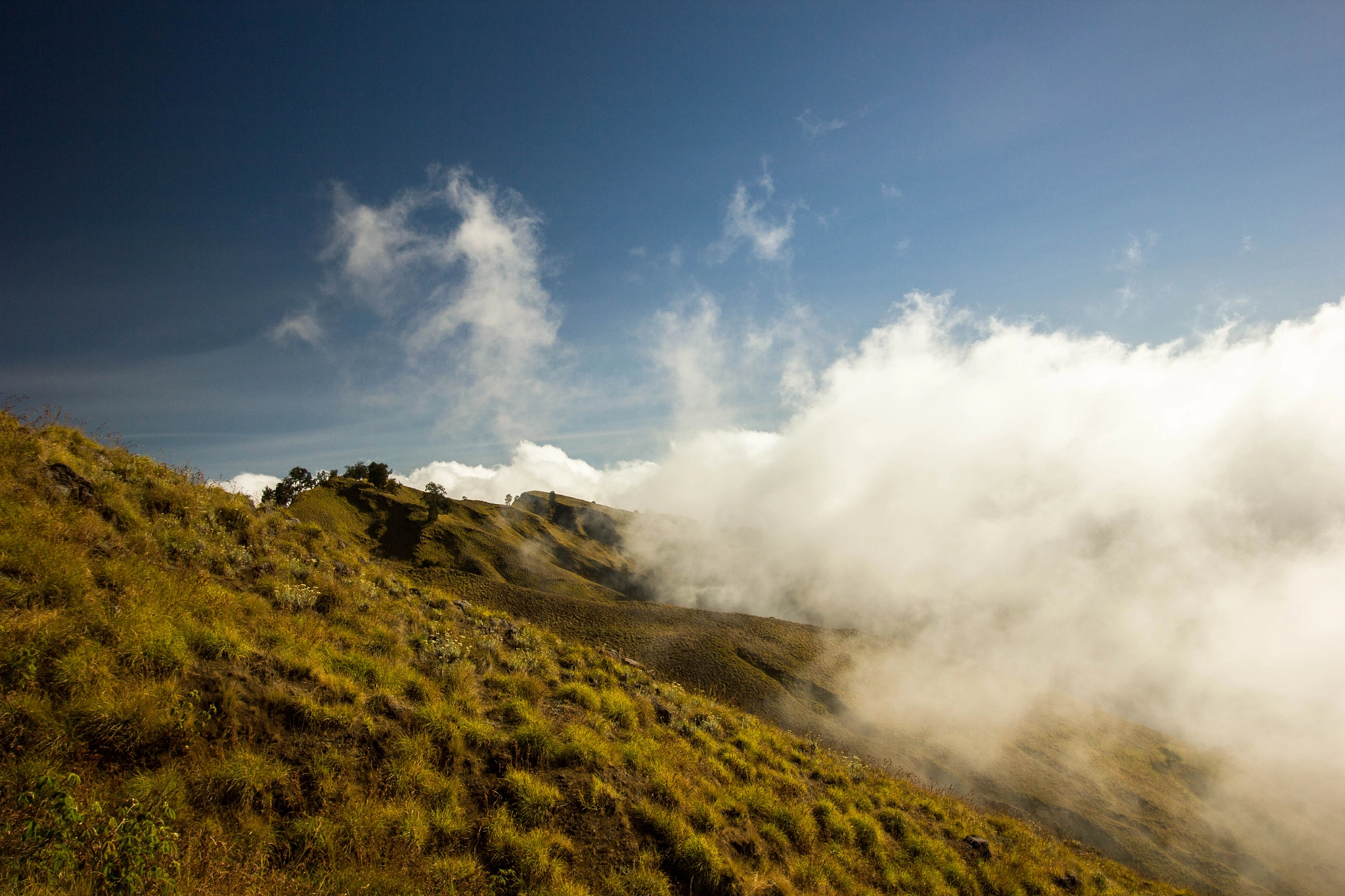 Canon EF-S 10-22mm F3.5-4.5 USM sample photo. Nice reward after one day of climbing photography