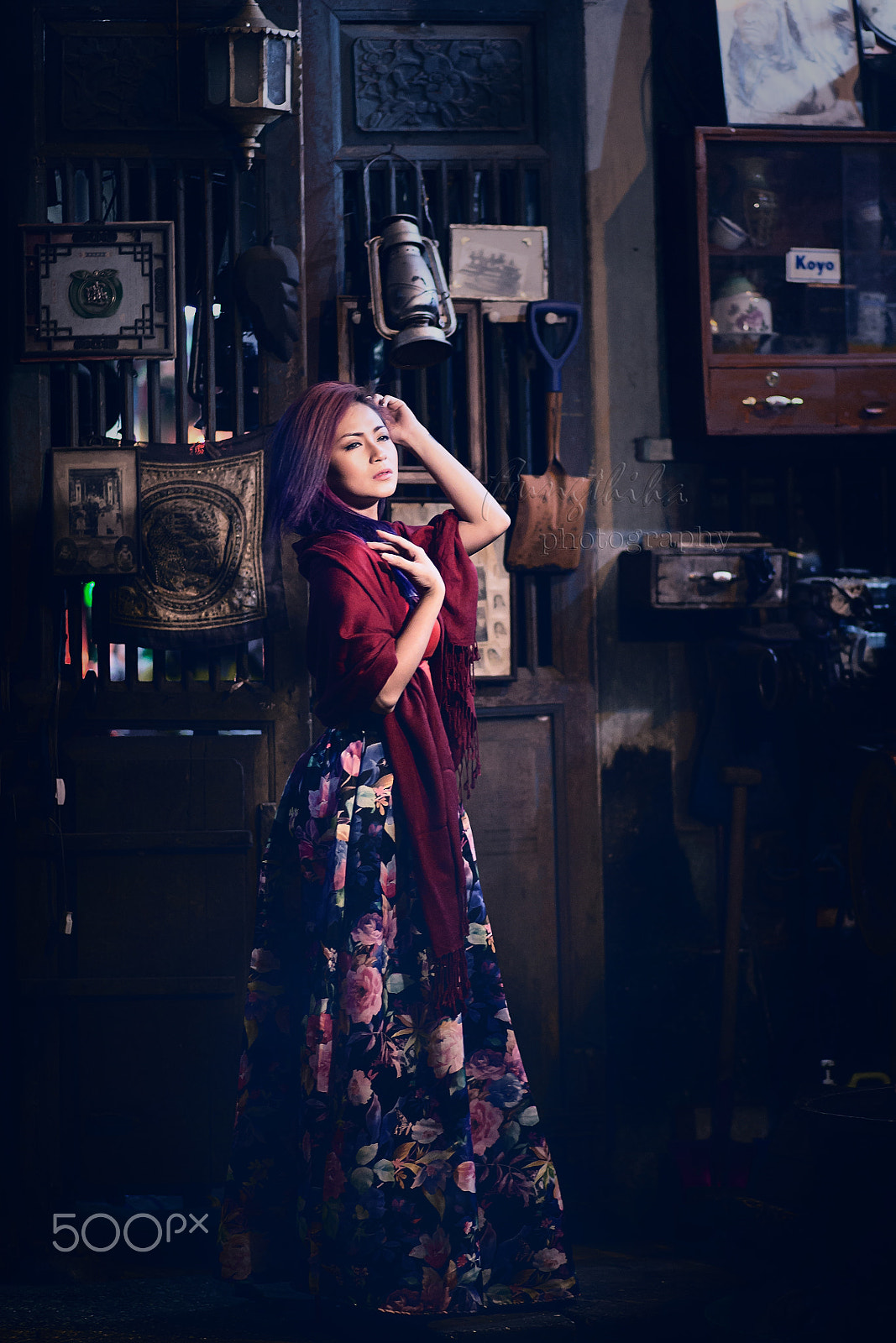 Canon EF 85mm F1.8 USM sample photo. Beautiful model in front of chinese shop photography