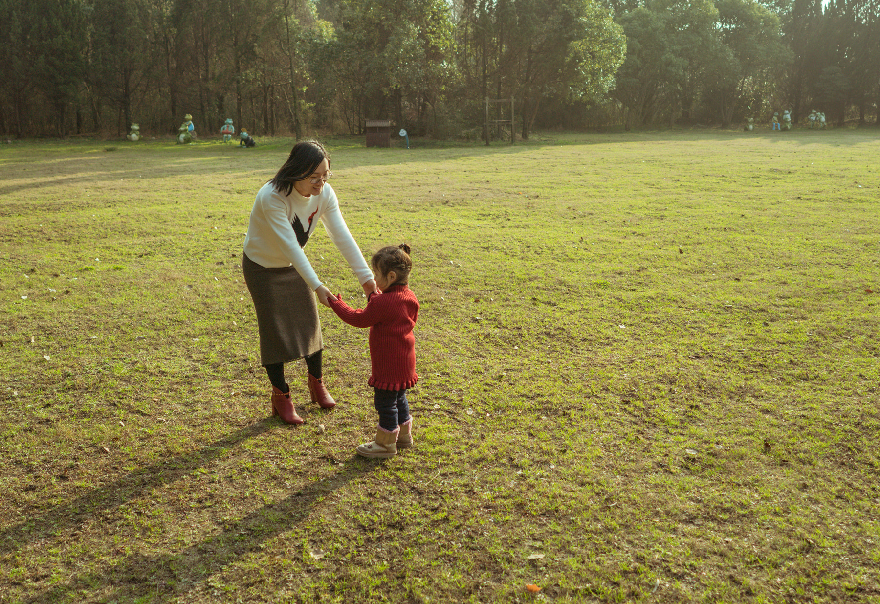 ZEISS Batis 25mm F2 sample photo. Feeling the love photography