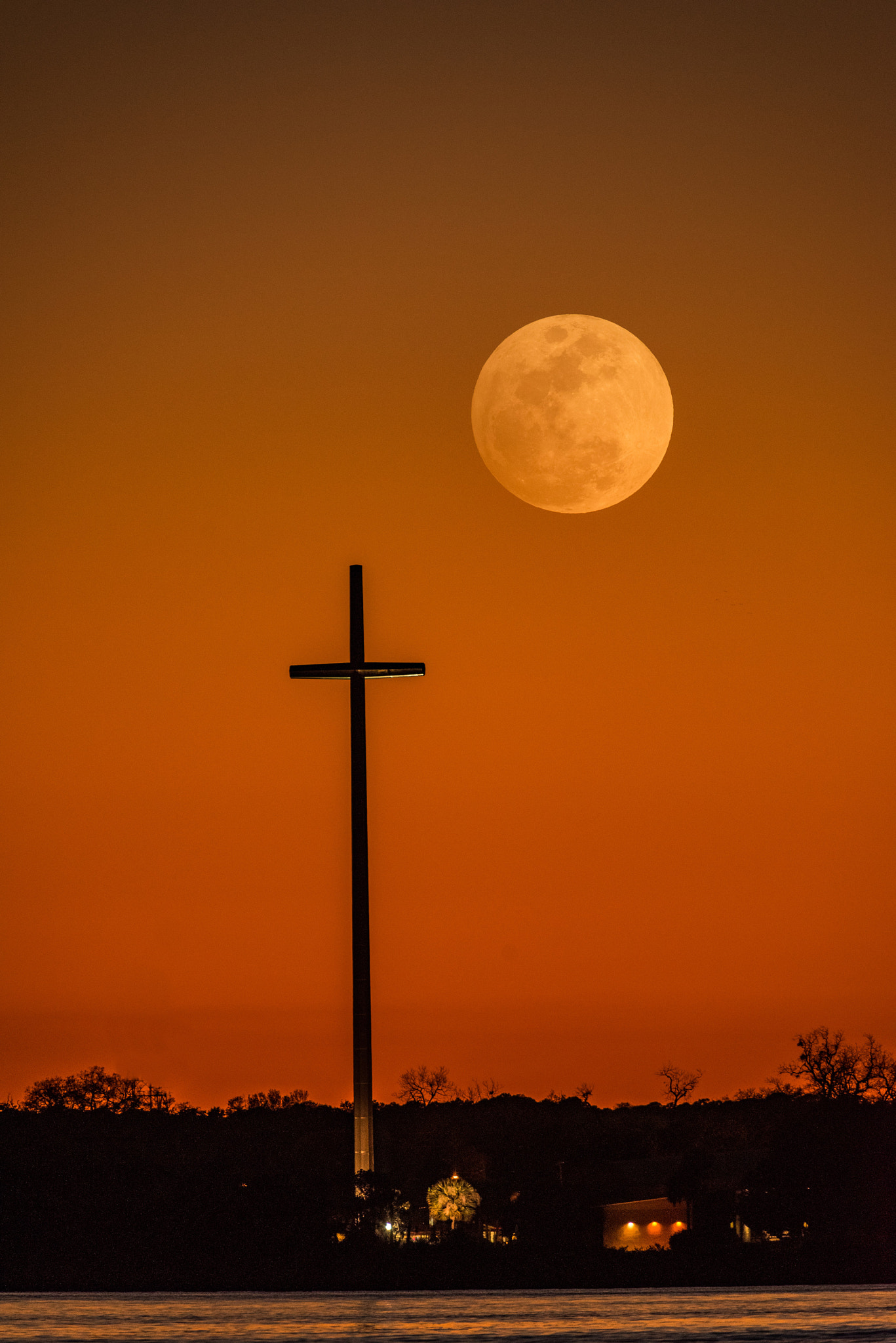 Nikon D810 + Nikon AF-S Nikkor 300mm F2.8G ED VR II sample photo. St augustine cross photography