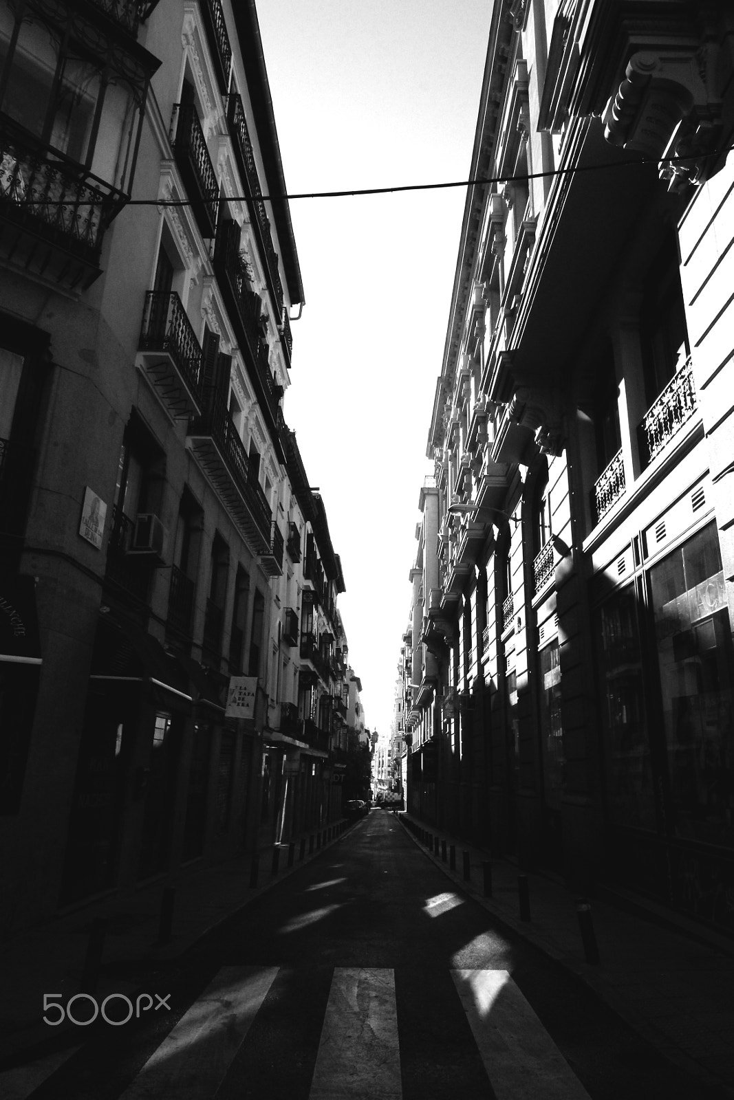 Canon EF-S 10-22mm F3.5-4.5 USM sample photo. Barcelona street photography