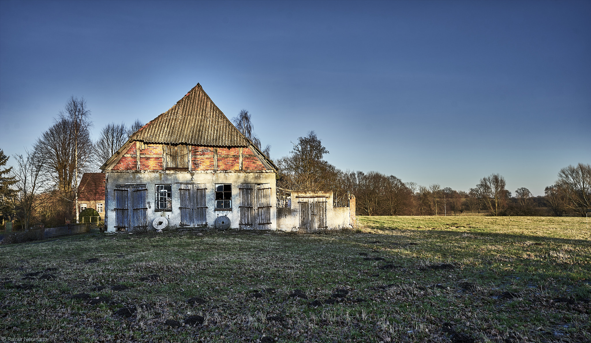 Sony a7R + ZEISS Batis 25mm F2 sample photo. Plüschow farbe photography