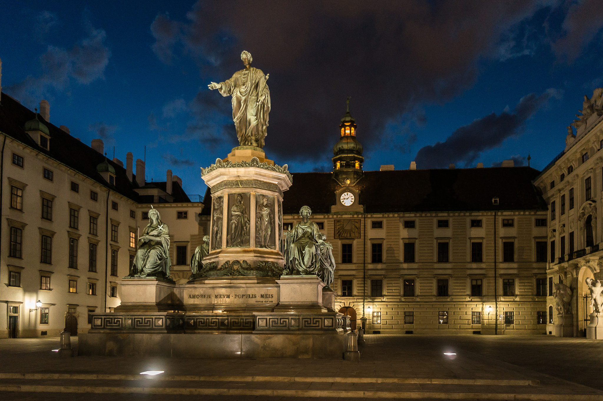 Sony Alpha NEX-6 + Sony E 10-18mm F4 OSS sample photo. Kaiser franz denkmal photography