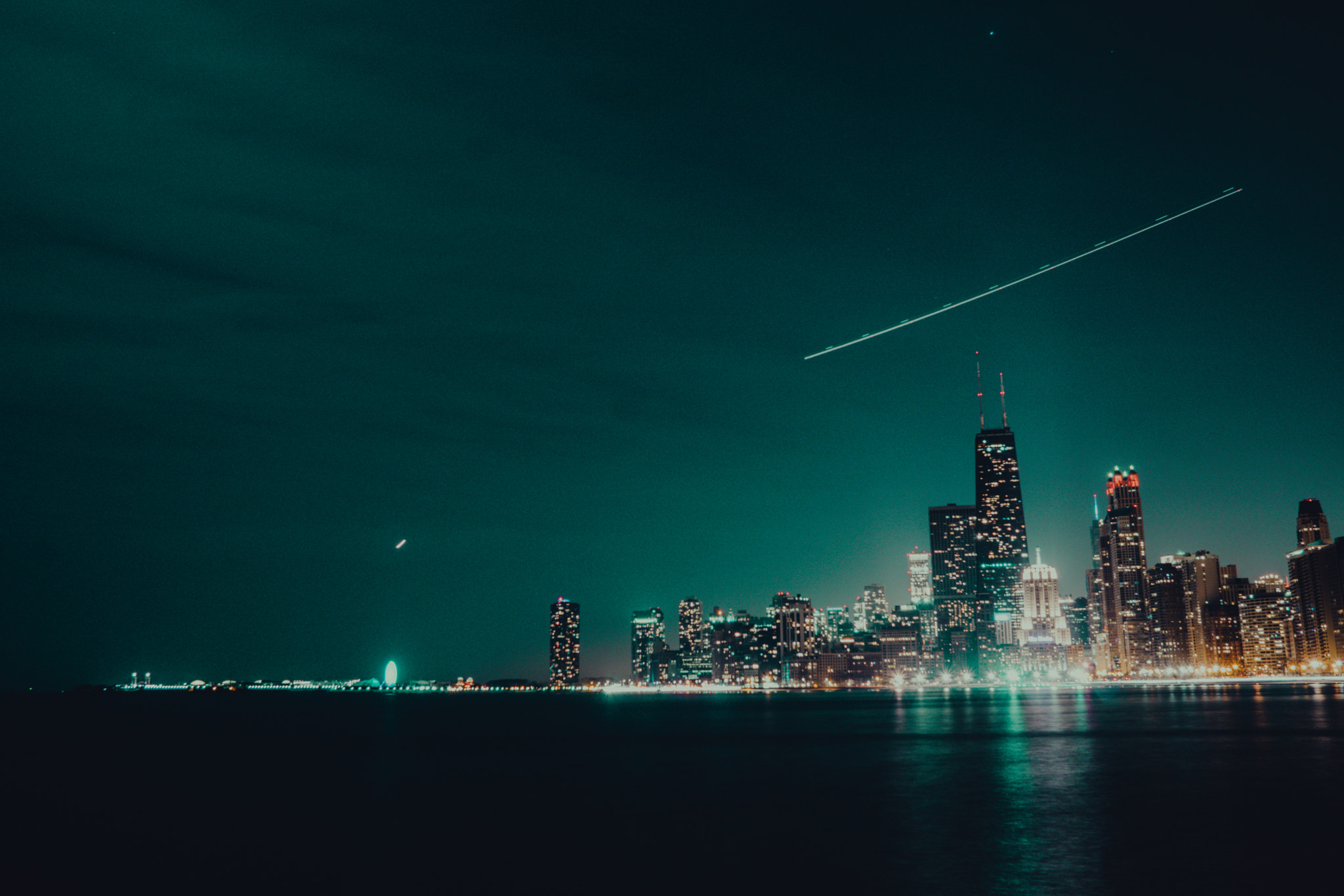 Sony a6300 + Sigma 19mm F2.8 EX DN sample photo. Emerald sky photography