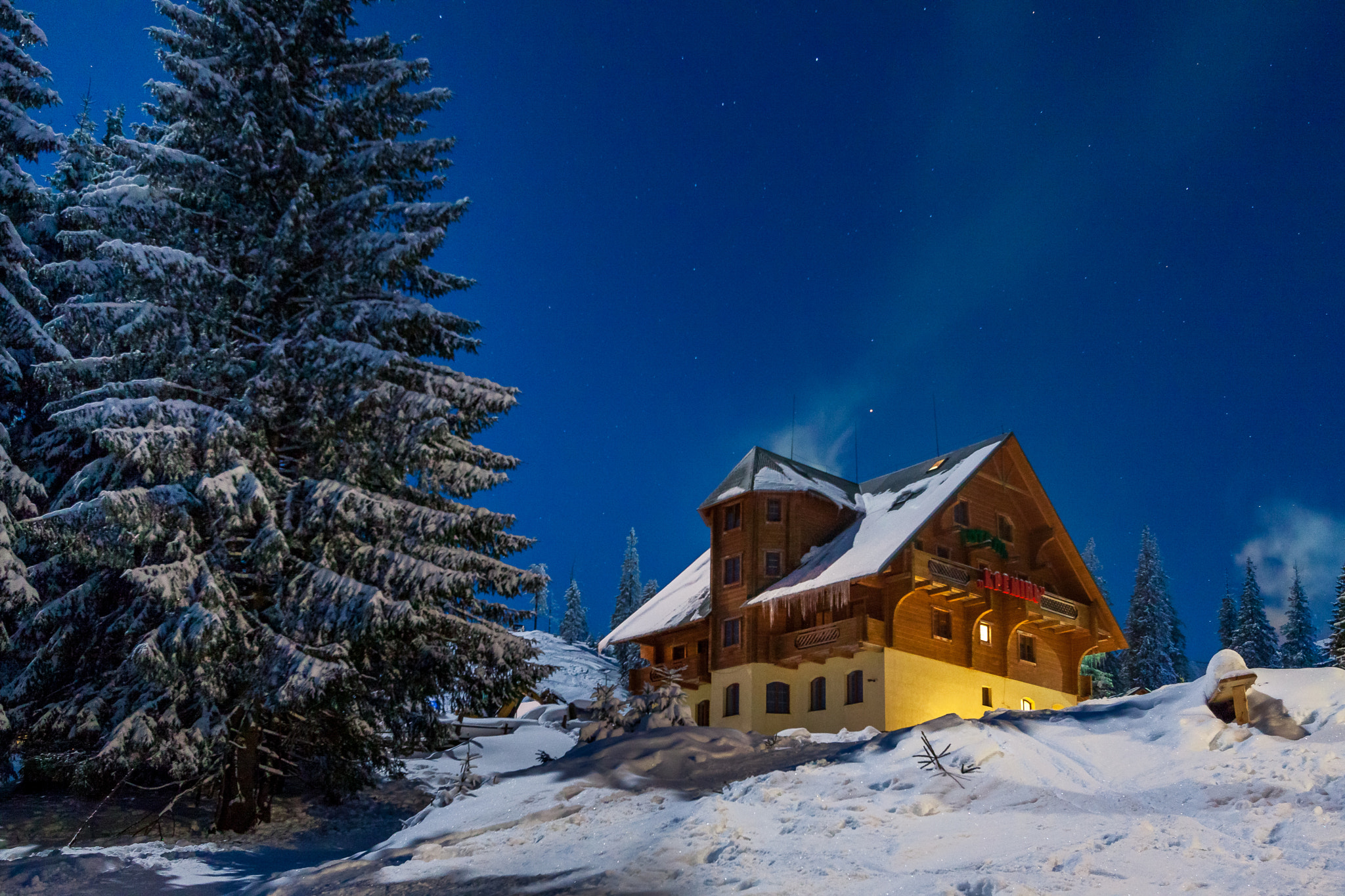 Canon EF-S 10-22mm F3.5-4.5 USM sample photo. Dragobrat ski resort hdr photography