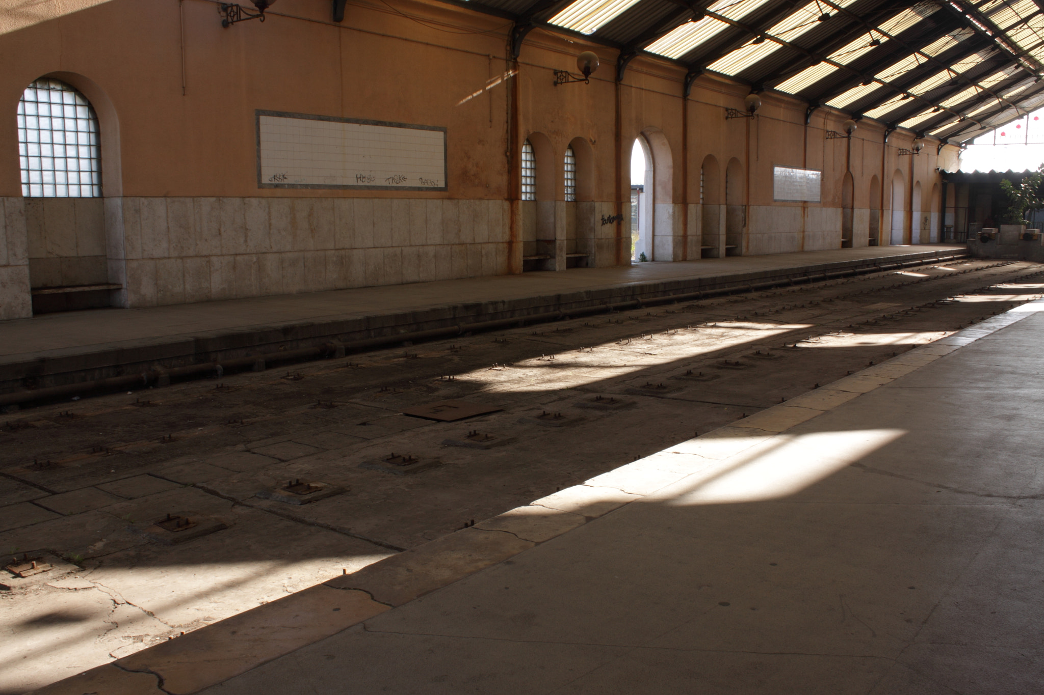 Canon EF-S 18-55mm F3.5-5.6 IS sample photo. More from the old station photography