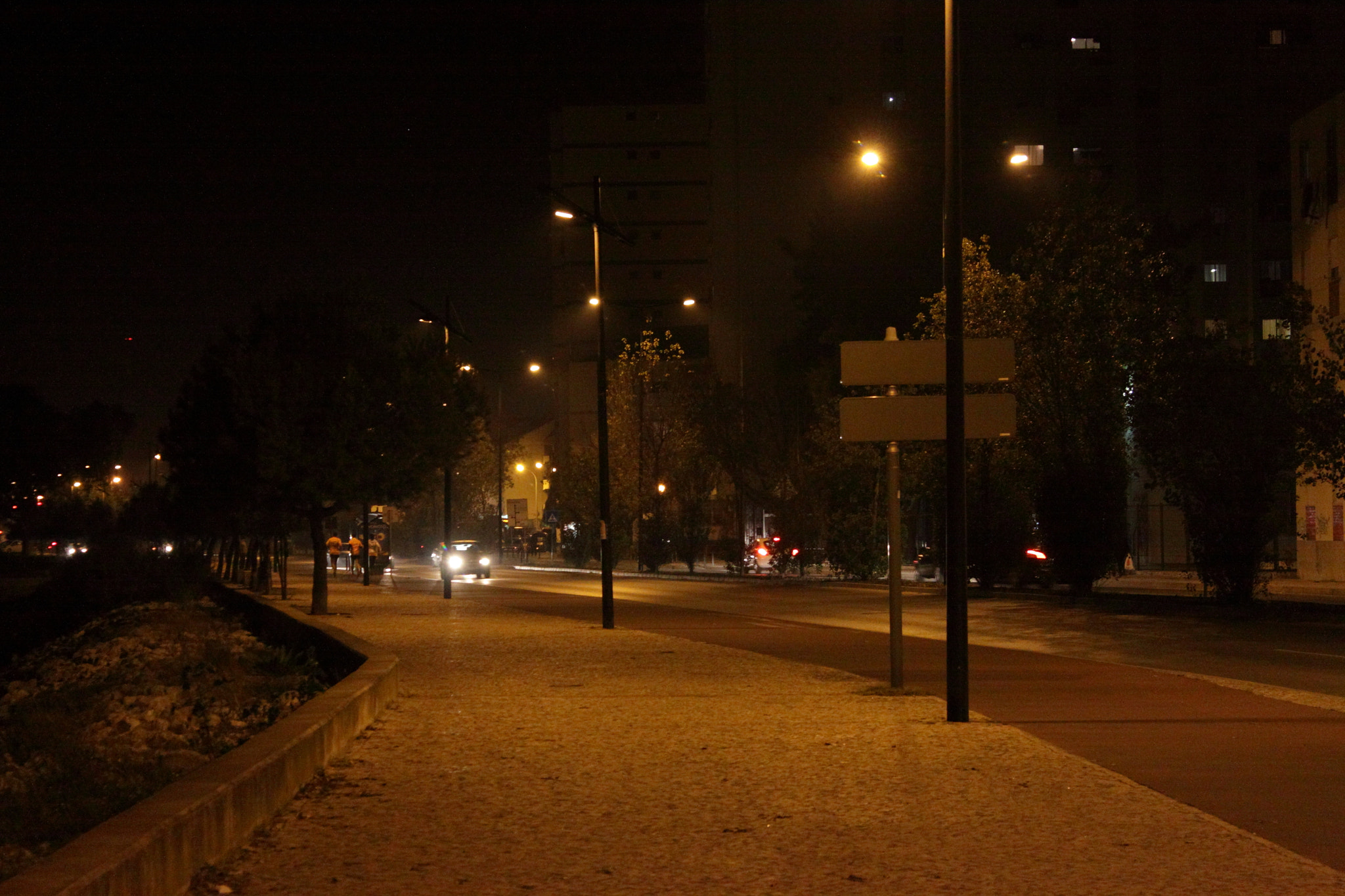 Canon EF-S 18-55mm F3.5-5.6 IS sample photo. Night traffic photography