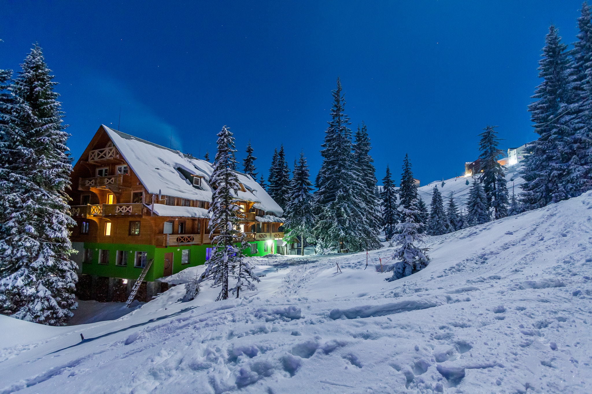 Canon EF-S 10-22mm F3.5-4.5 USM sample photo. Night on dragobrat hdr photography