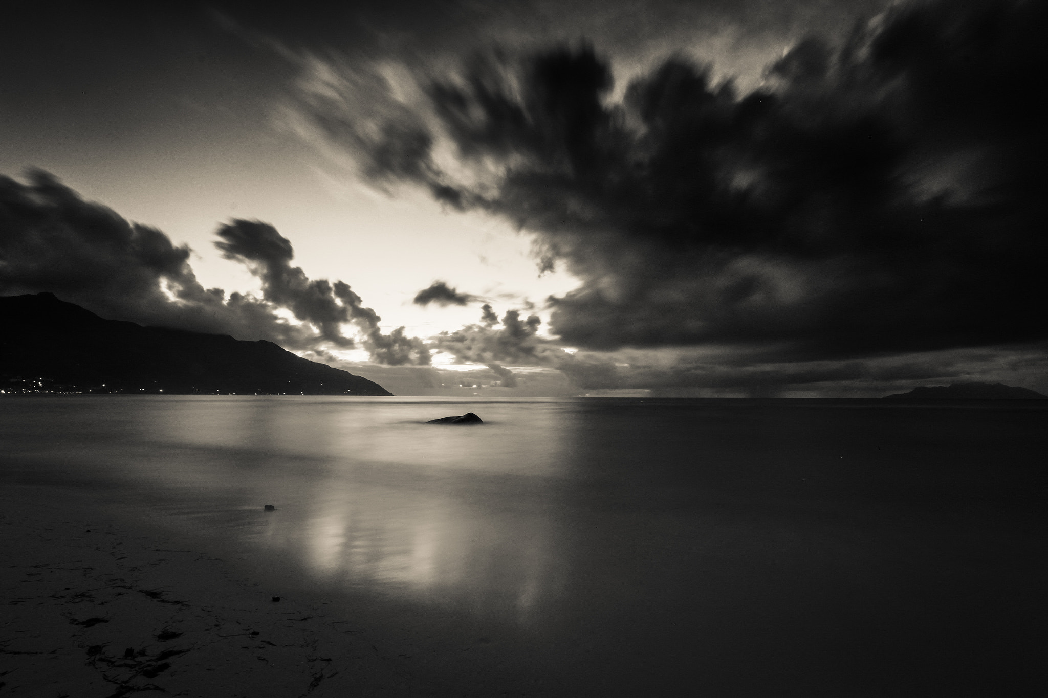 Canon EOS 500D (EOS Rebel T1i / EOS Kiss X3) + Canon EF-S 10-22mm F3.5-4.5 USM sample photo. Sunset at beau vallon photography