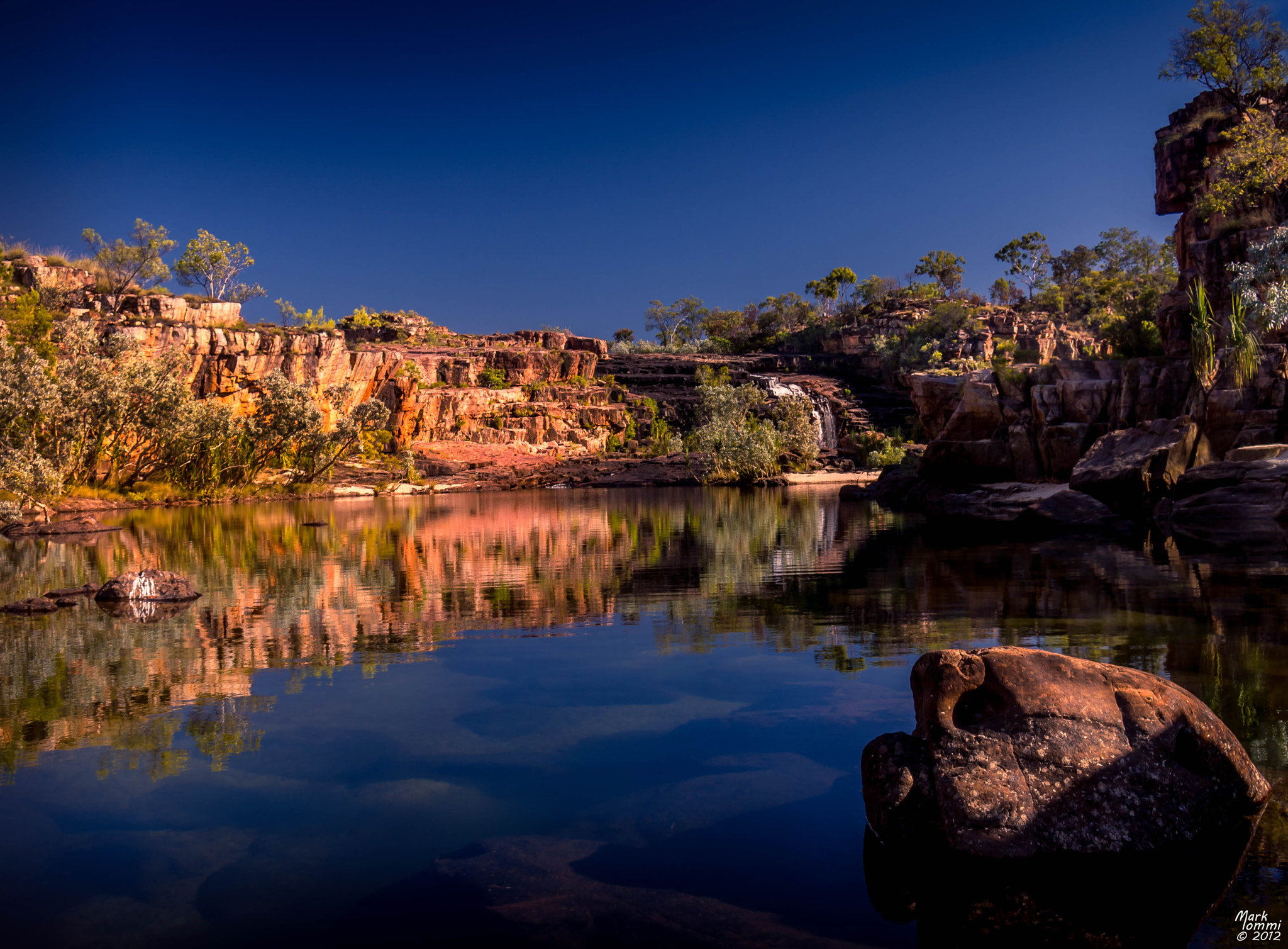 Pentax smc DA 17-70mm F4.0 AL (IF) SDM sample photo. Sunrise at manning gorge photography