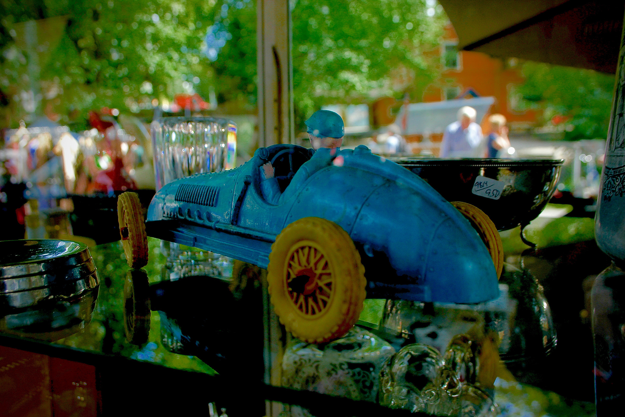 Canon EF-S 18-55mm F3.5-5.6 II sample photo. Market photography