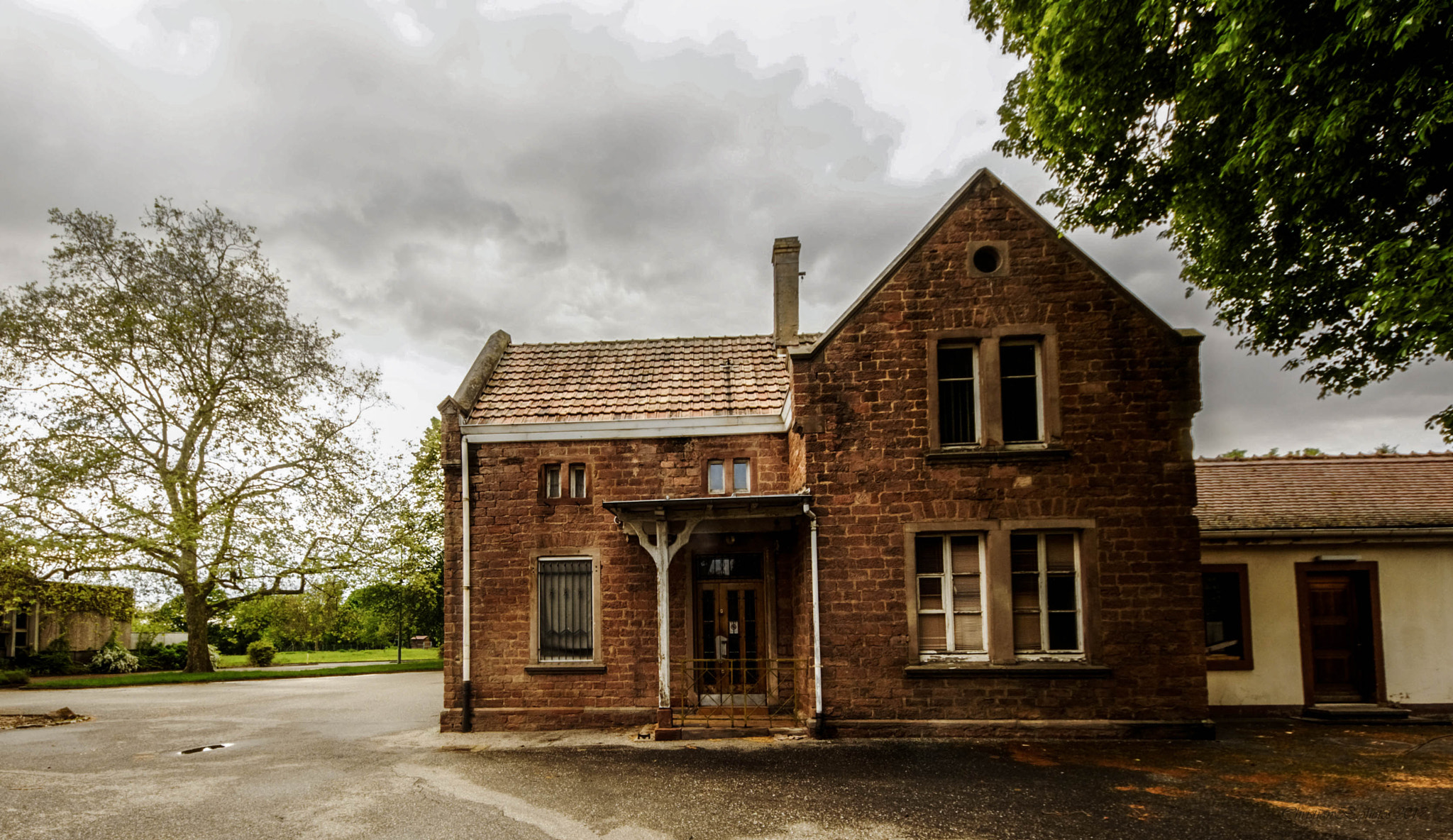 Sigma 8-16mm F4.5-5.6 DC HSM sample photo. Litle house photography