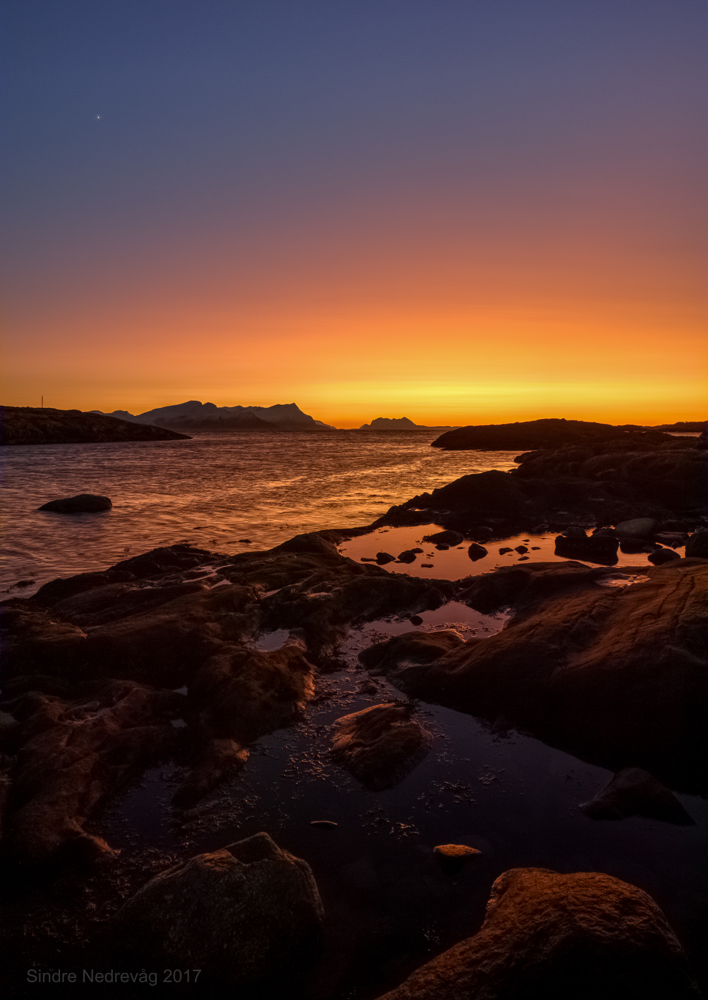 Nikon D4 + Nikon AF-S Nikkor 14-24mm F2.8G ED sample photo. Bodøsjøen sunset photography
