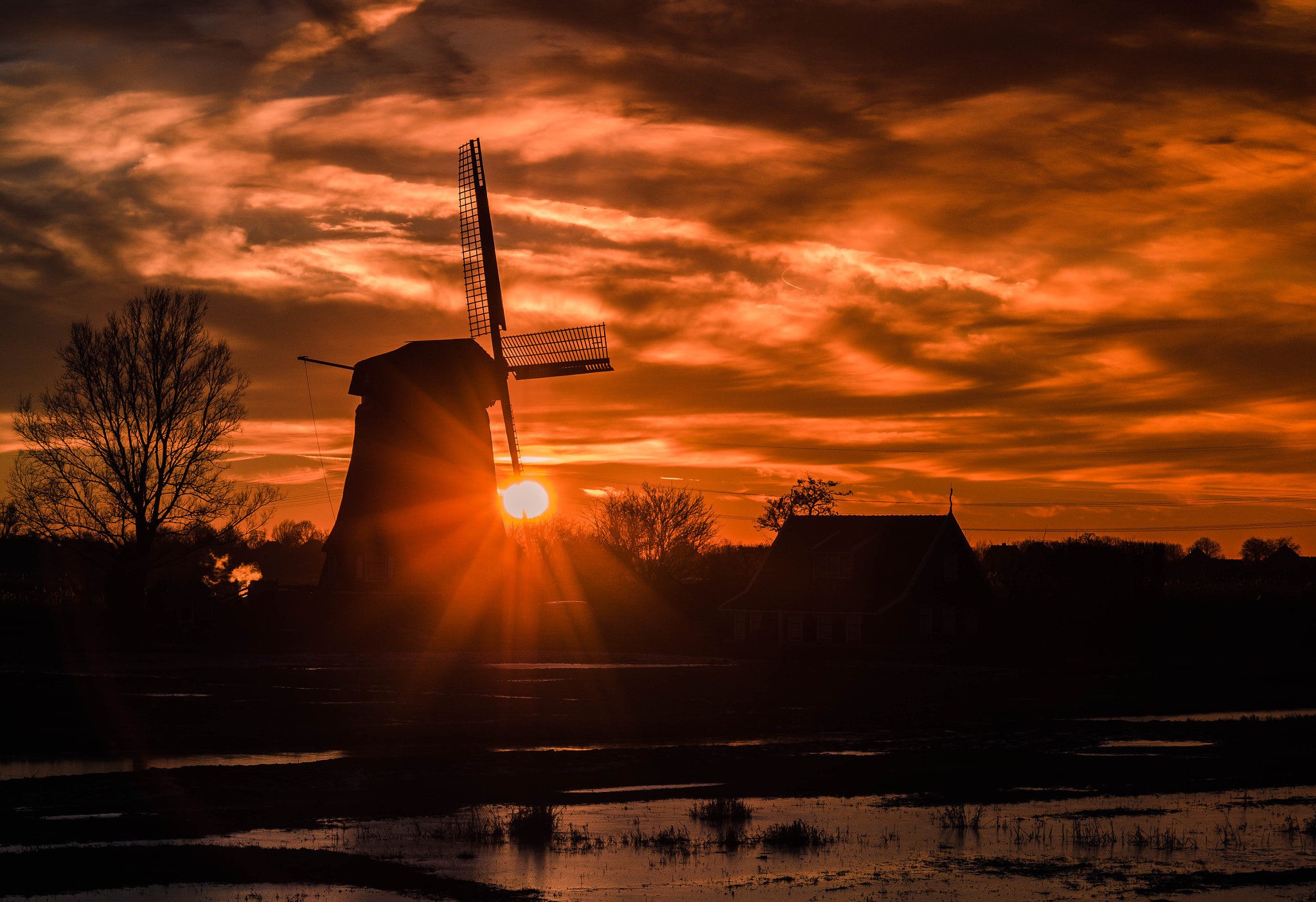 Nikon D7000 + AF Nikkor 70-210mm f/4-5.6 sample photo. Skyline silhouette photography