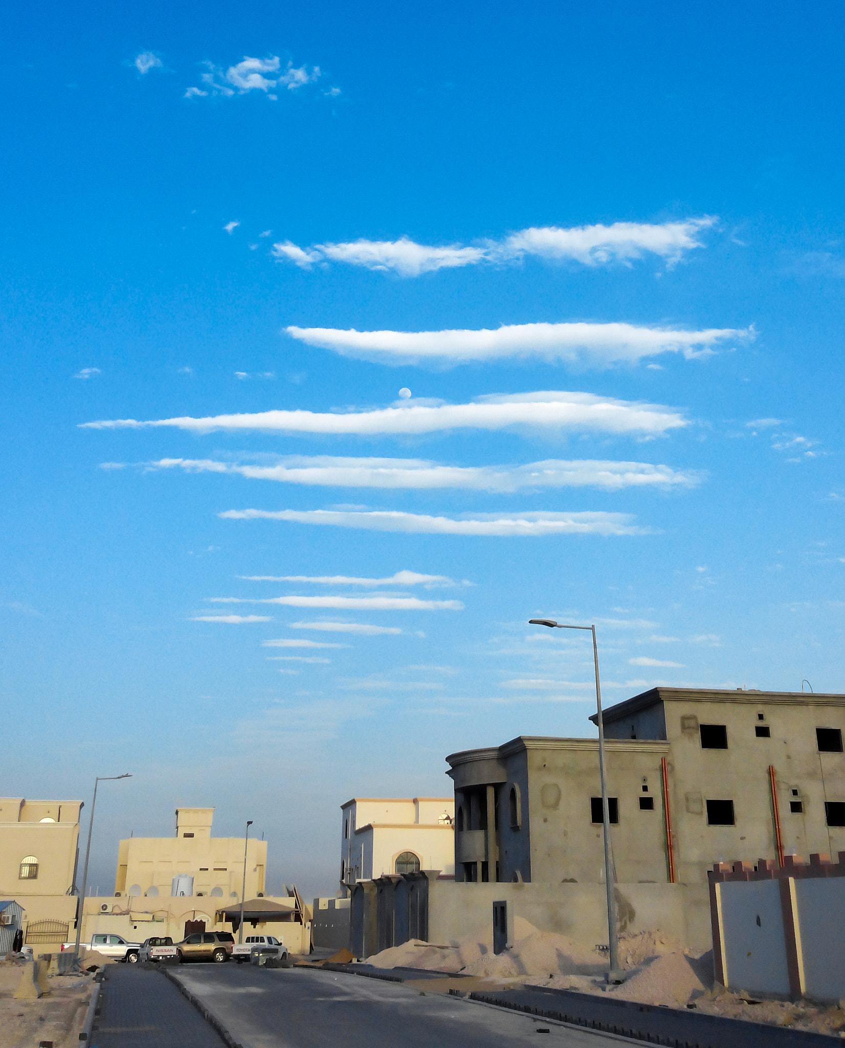 LG OPTIMUS G PRO sample photo. Amazing clouds with moon photography