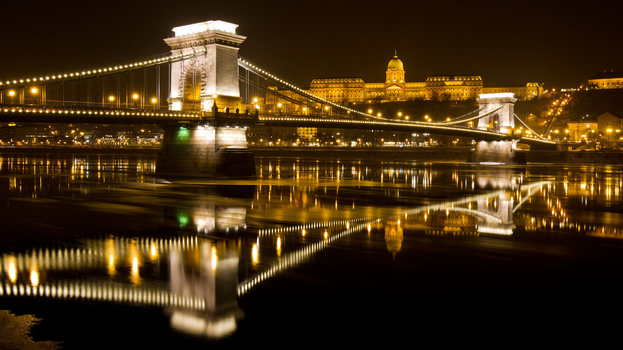 Canon EF 16-35mm F4L IS USM sample photo. Over the danube photography