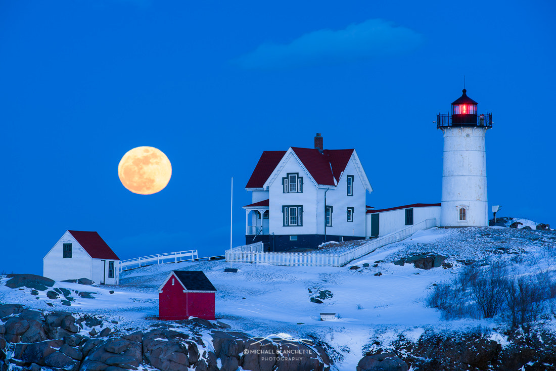 Nikon Nikkor AF-S 300mm F4E PF ED VR sample photo. Snow moon photography