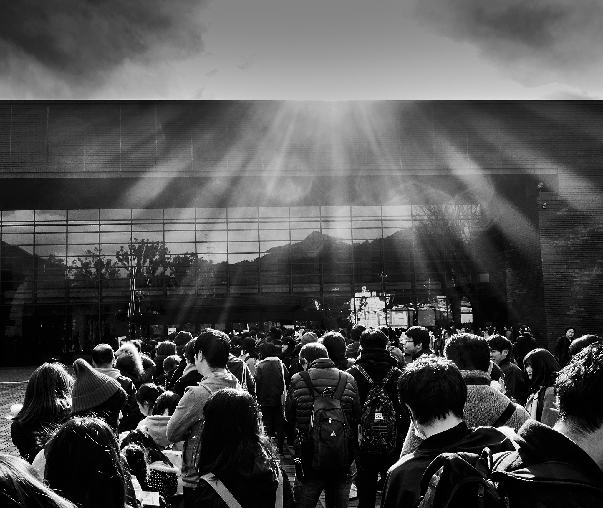 Sony Cyber-shot DSC-RX100 II + Sony Cyber-shot DSC-RX100 II sample photo. People in line for concert photography