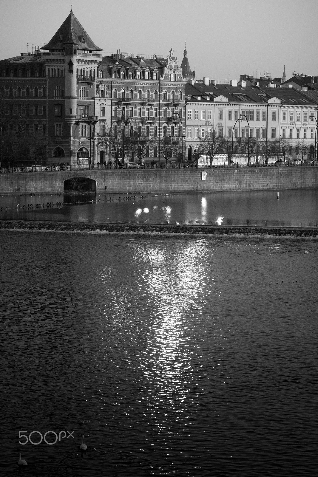 Canon EOS 60D sample photo. Drowning lights photography