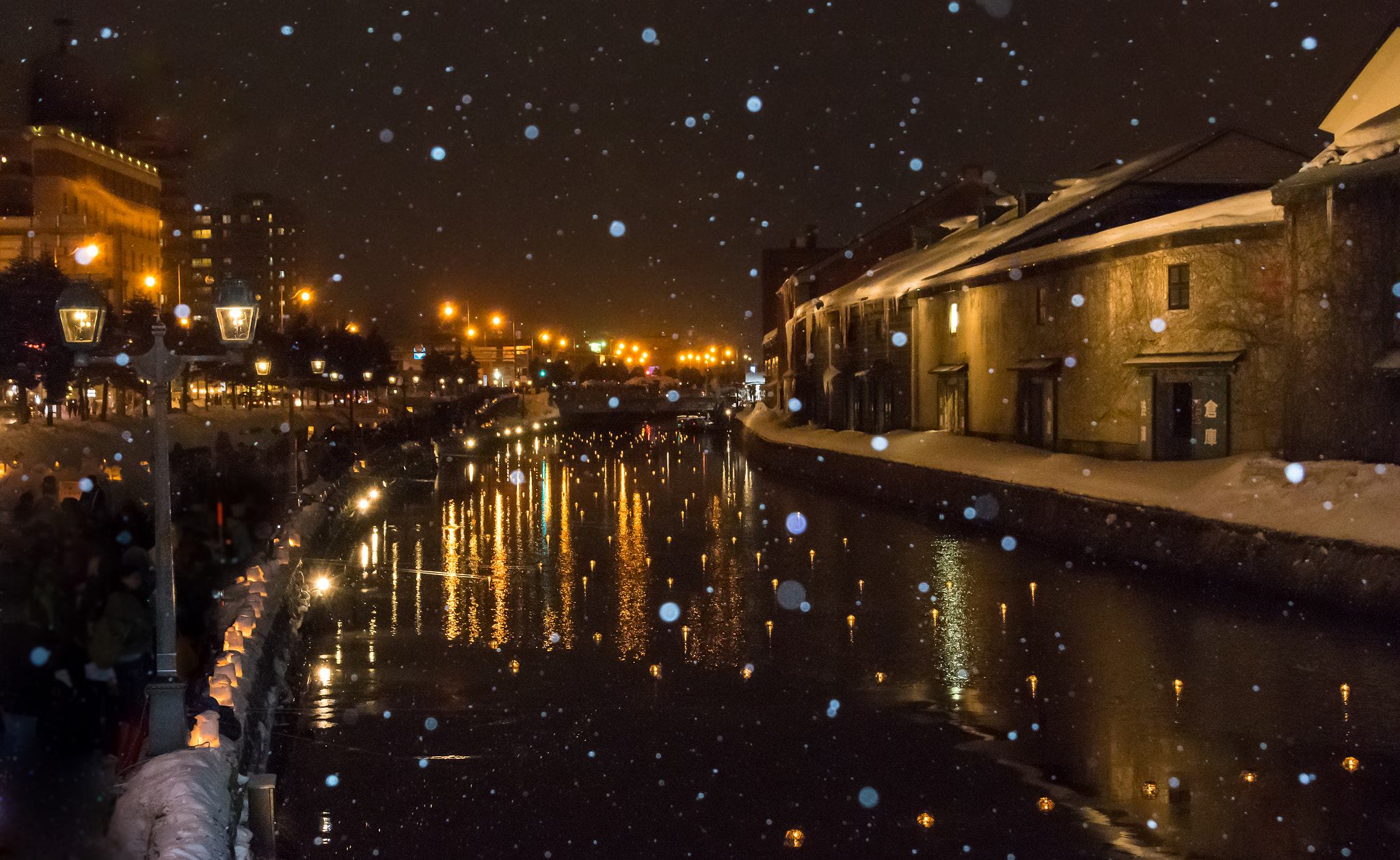 Nikon D5300 + Sigma 24-105mm F4 DG OS HSM Art sample photo. Night when snow falls photography