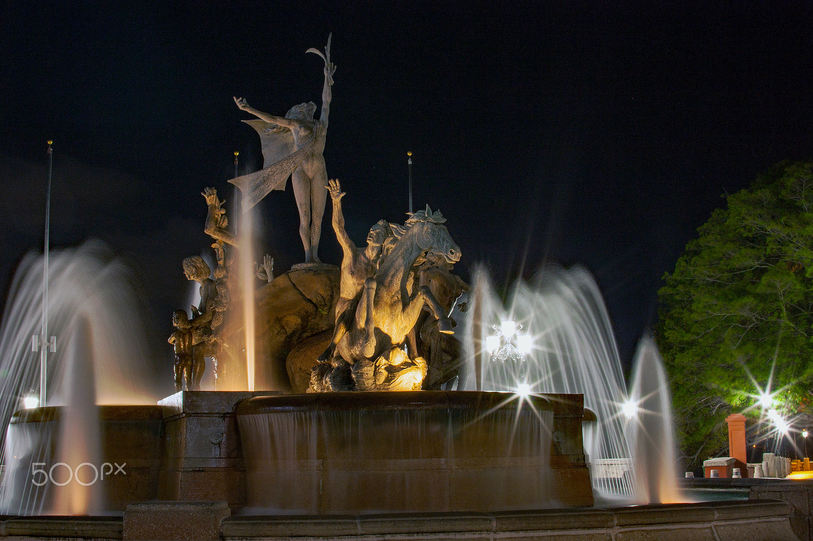 Sigma 30mm F1.4 EX DC HSM sample photo. Fuente nocturna photography
