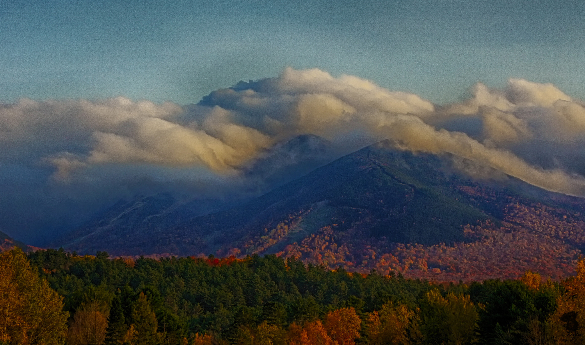 Sony Alpha NEX-3 + Sony E 55-210mm F4.5-6.3 OSS sample photo. Postcard perfect photography