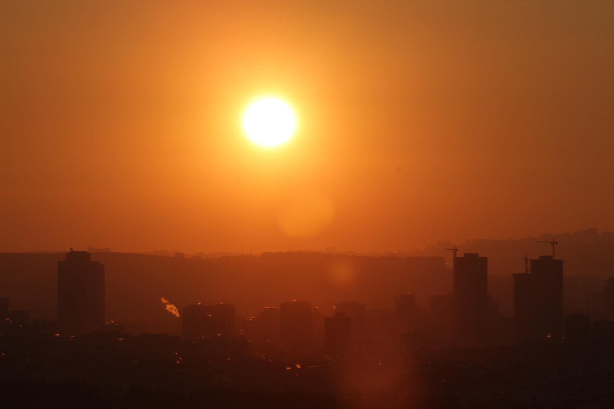 Canon EF 75-300mm f/4-5.6 USM sample photo. Old fat sun  photography