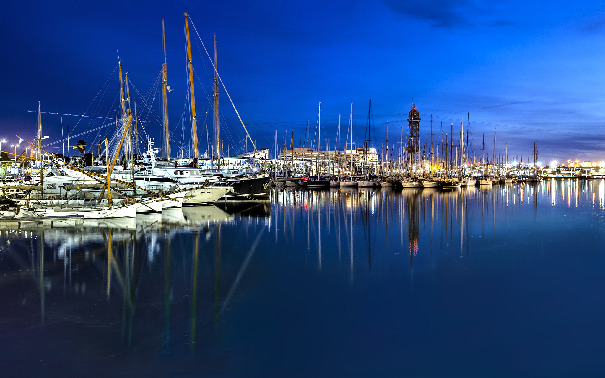 Nikon AF-S Nikkor 16-35mm F4G ED VR sample photo. Blue hour photography