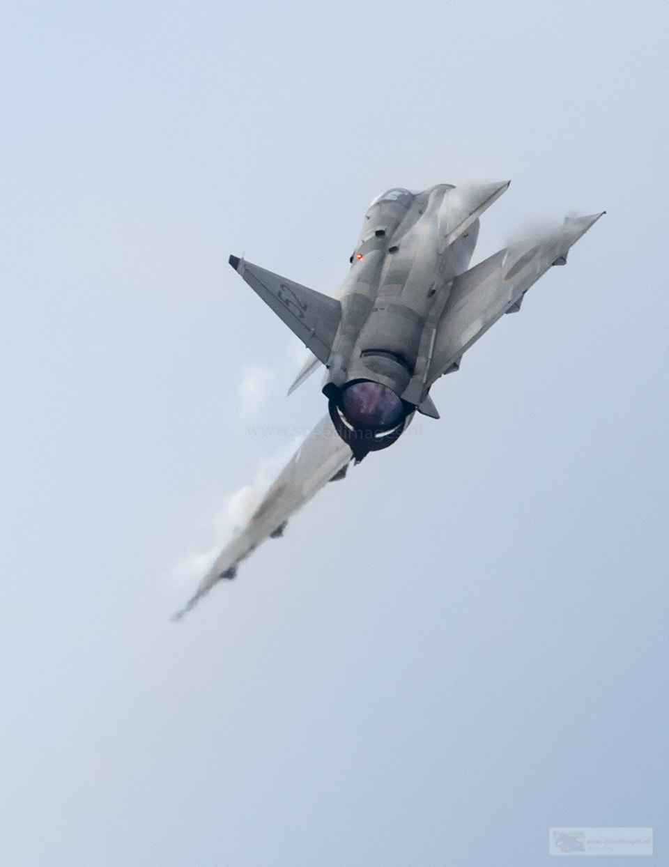 Canon EF 200mm F2.8L II USM sample photo. Ghost plane photography