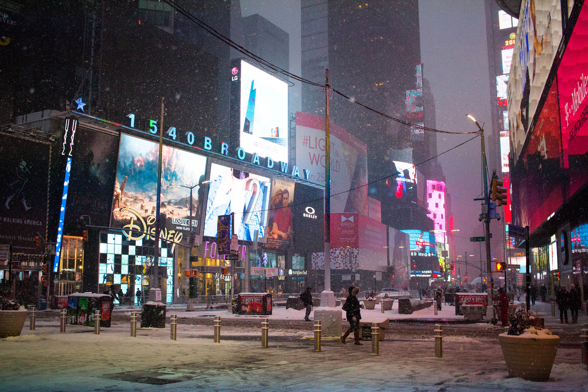Canon EF-S 24mm F2.8 STM sample photo. Timesquare under snow photography