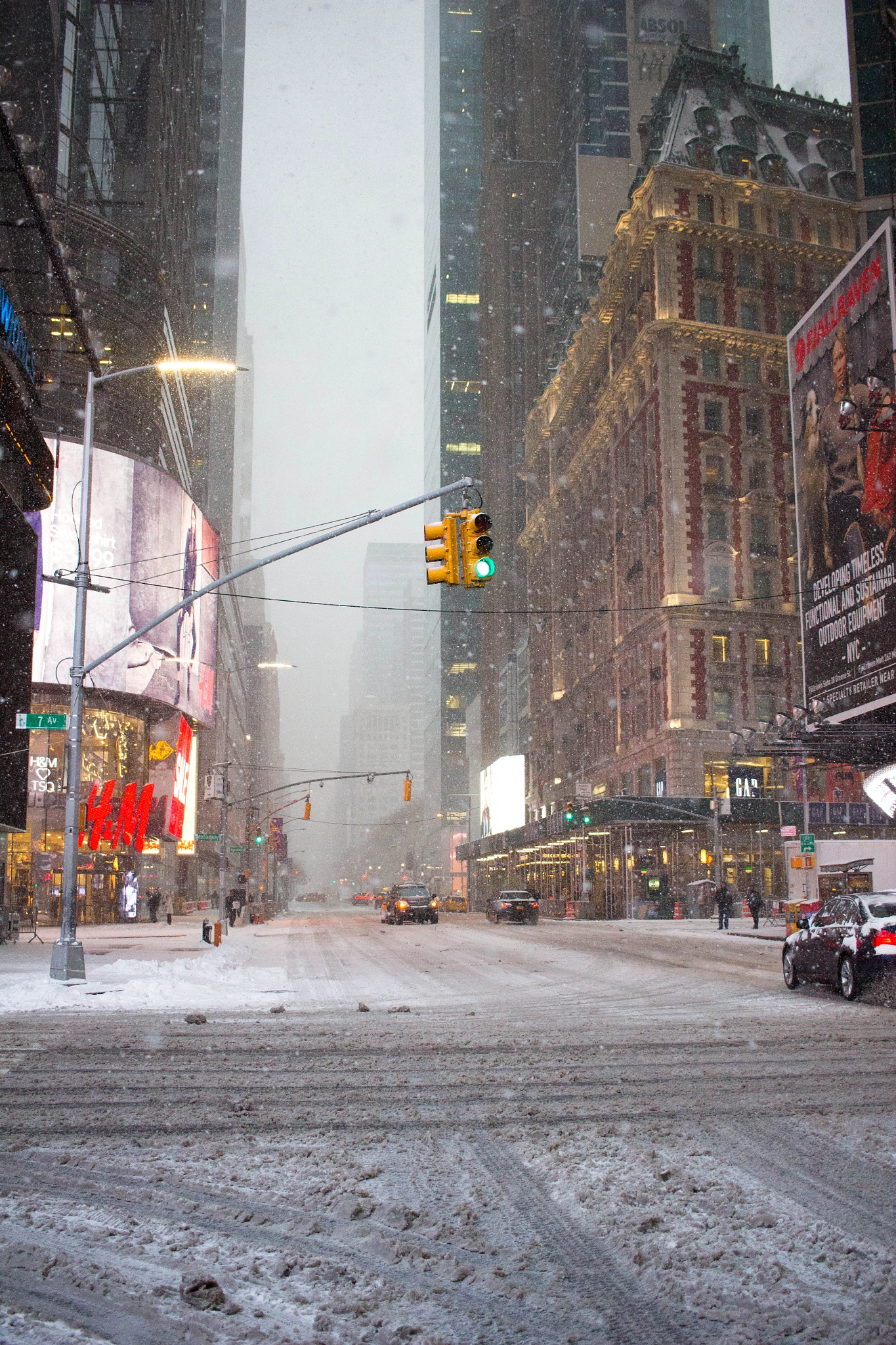 Canon EF-S 24mm F2.8 STM sample photo. Trafic & snow photography
