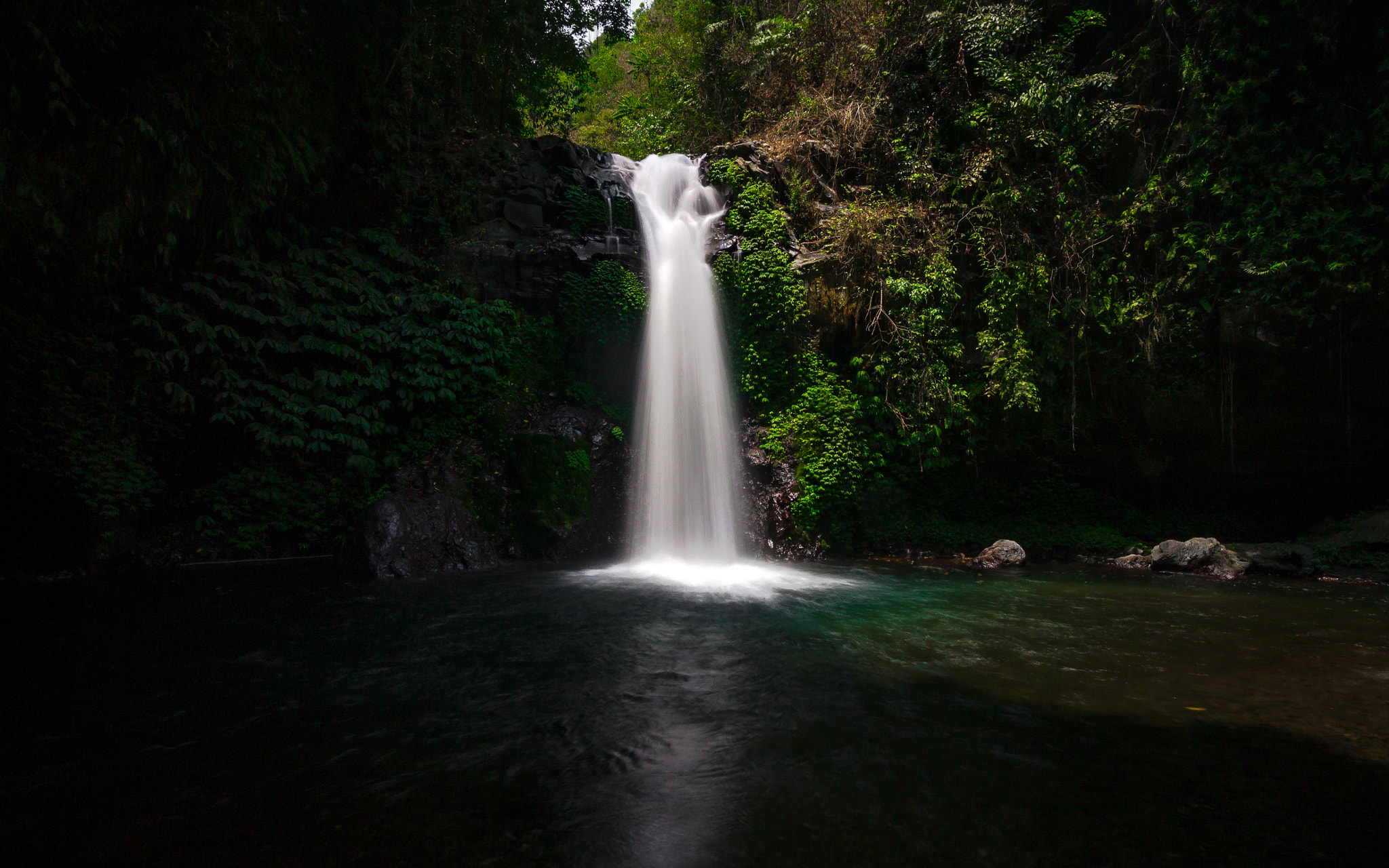 Canon EF-M 11-22mm F4-5.6 IS STM sample photo. Waterfall in paradise photography