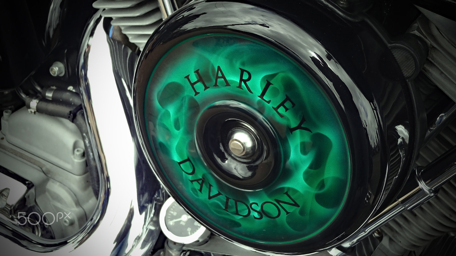 Sony DSC-WX100 sample photo. Harley davidson custon paint logo photography