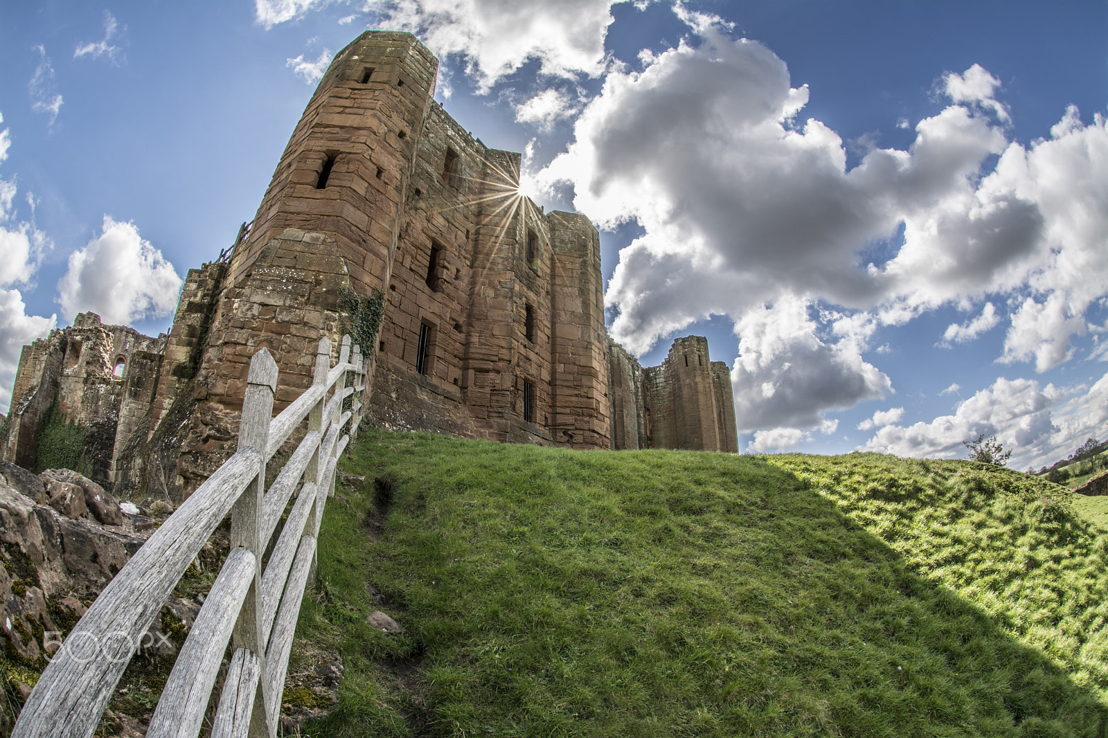 Nikon AF DX Fisheye-Nikkor 10.5mm F2.8G ED sample photo. Kenilworth castle photography